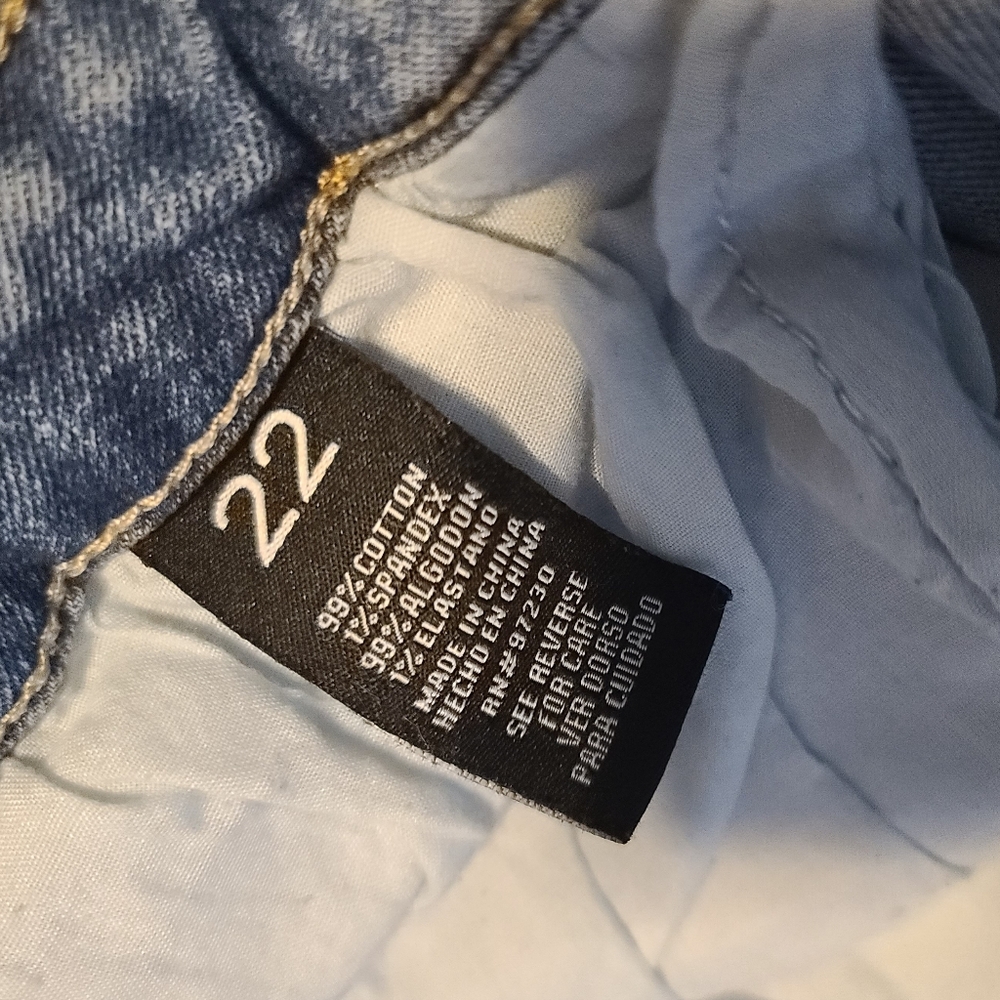 Almost Famous Patchwork Jeans Sz 22 - Picture 7 of 8